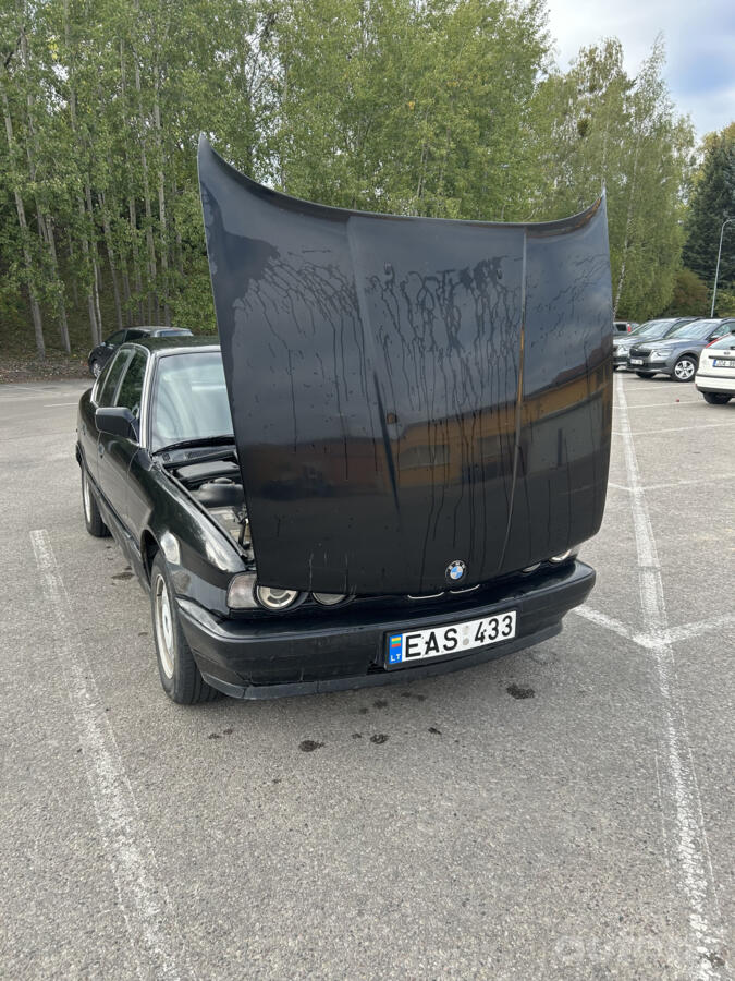 BMW 5 Series E34 Sedan