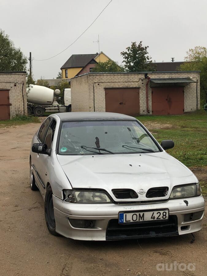 Nissan Primera P11 Sedan