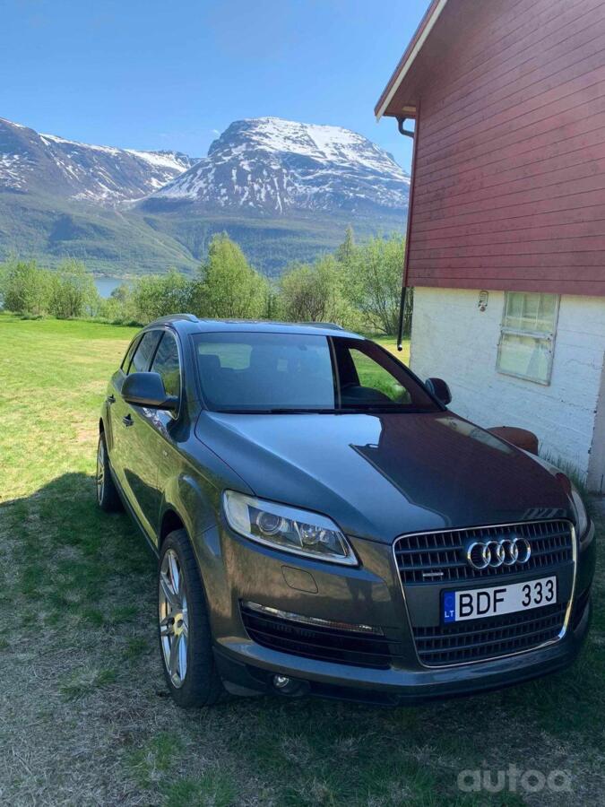Audi Q7 4L Crossover