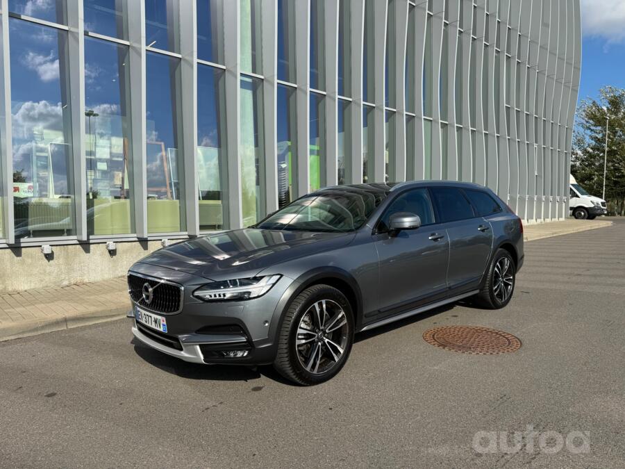 Volvo V90 Cross Country 1 generation