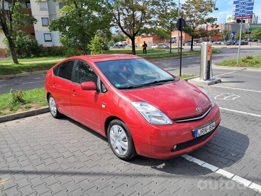 Toyota Prius 2 generation [restyling] (XW20)