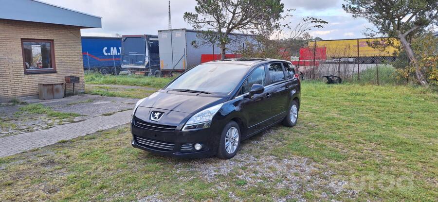 Peugeot 5008 1 generation Minivan