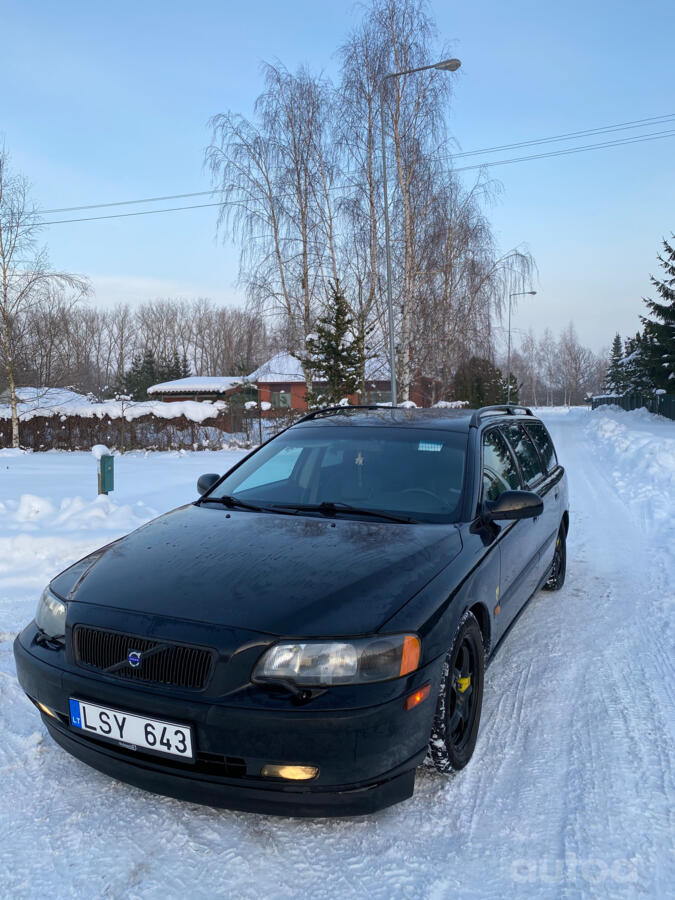 Volvo V70 2 generation wagon