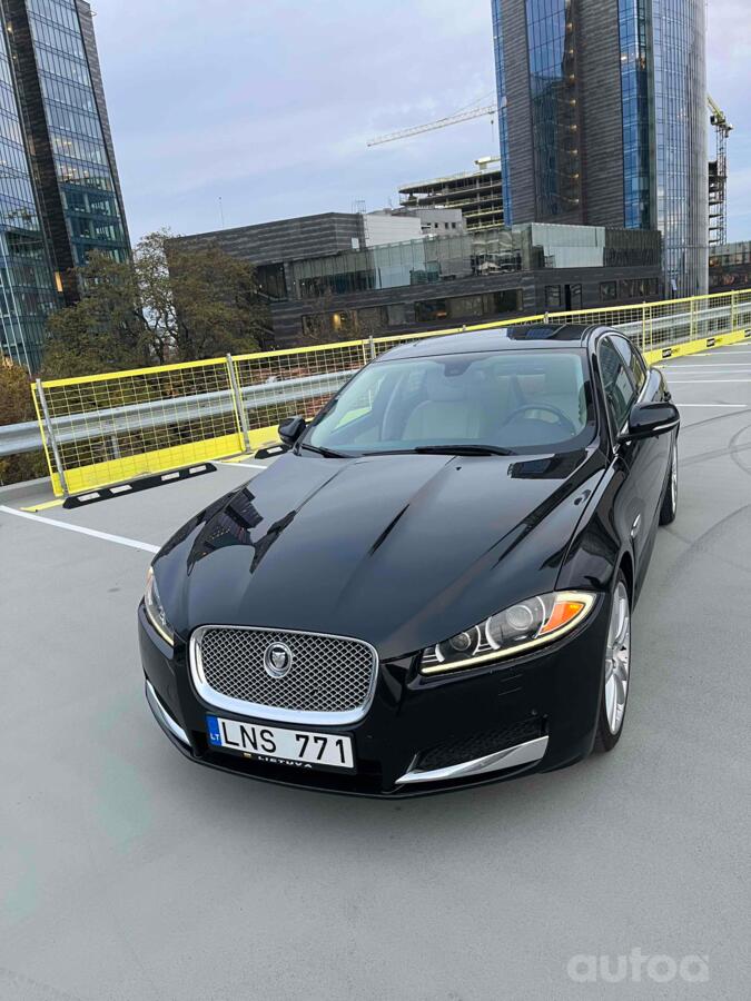 Jaguar XF