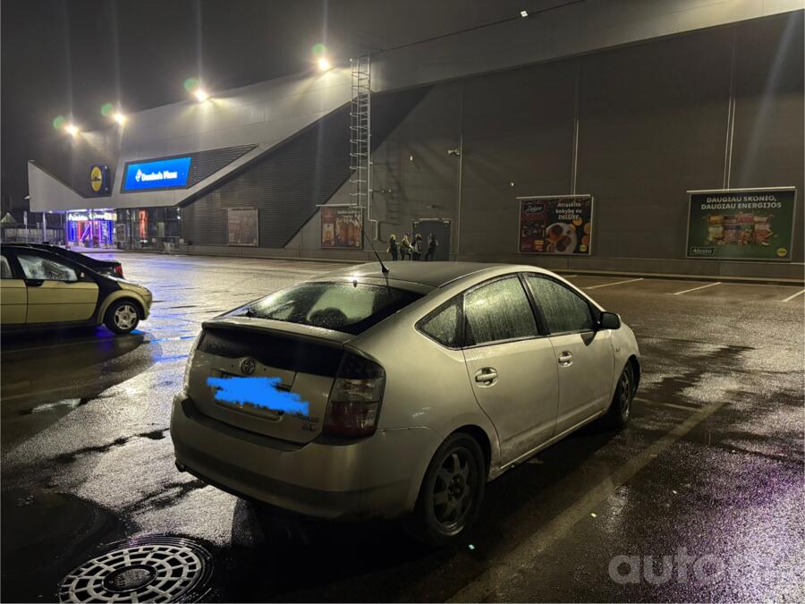 Toyota Prius 2 generation Hatchback