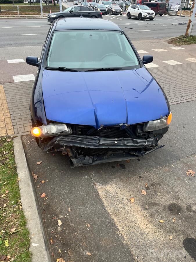 SEAT Toledo 2 generation Sedan