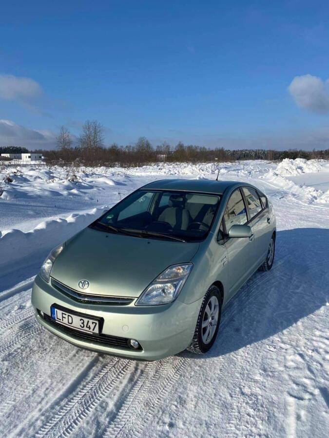 Toyota Prius 2 generation [restyling] (XW20)