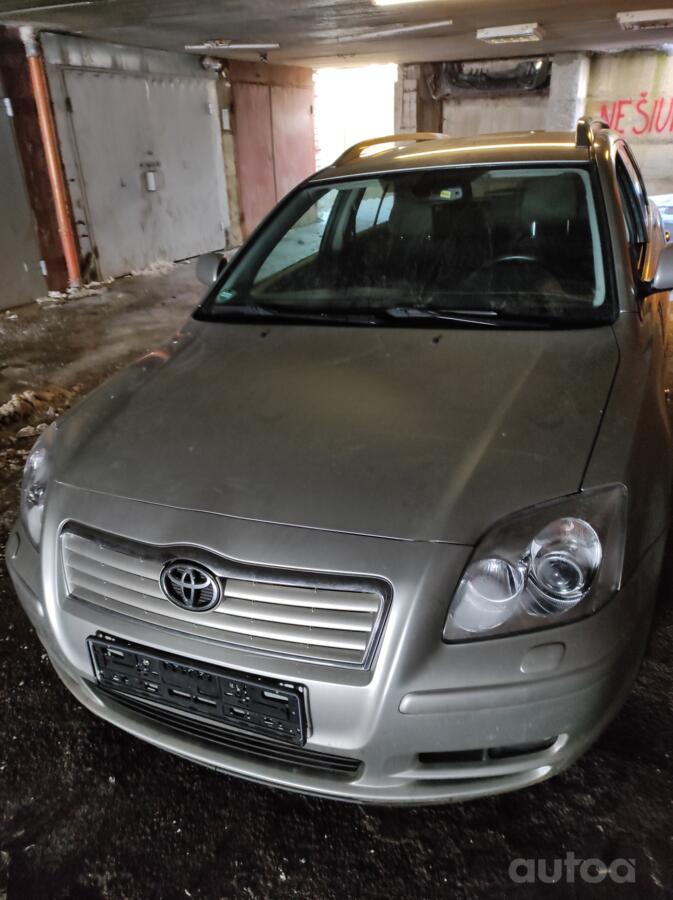 Toyota Avensis 2 generation wagon