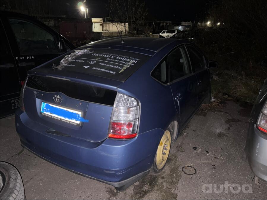 Toyota Prius 2 generation [restyling] (XW20)