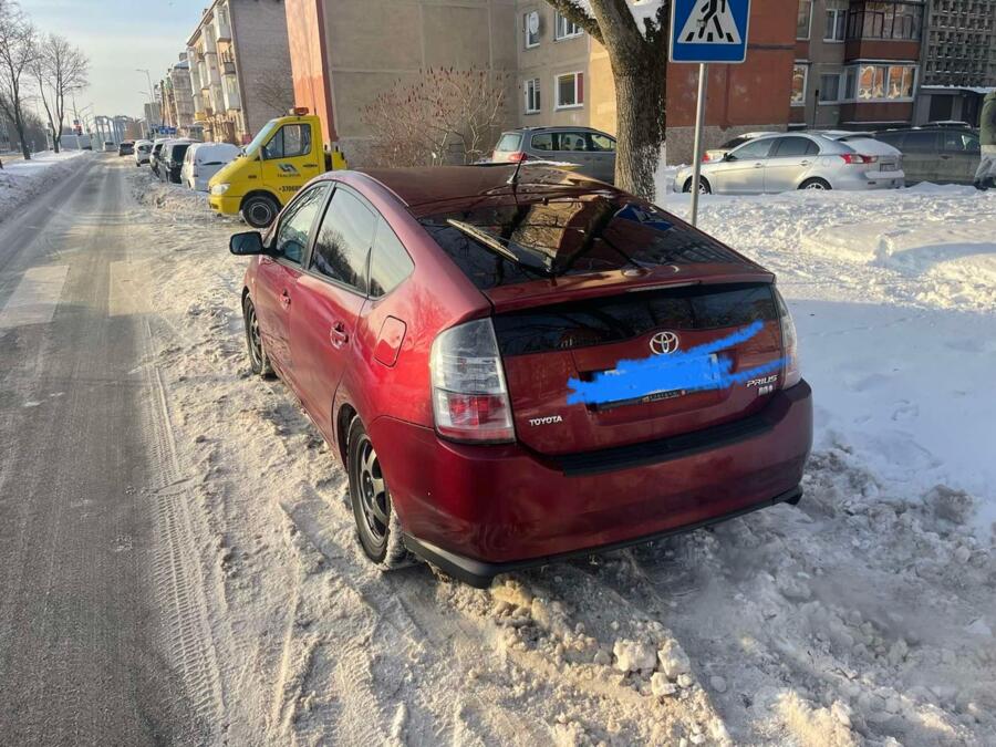 Toyota Prius 2 generation [restyling] (XW20)