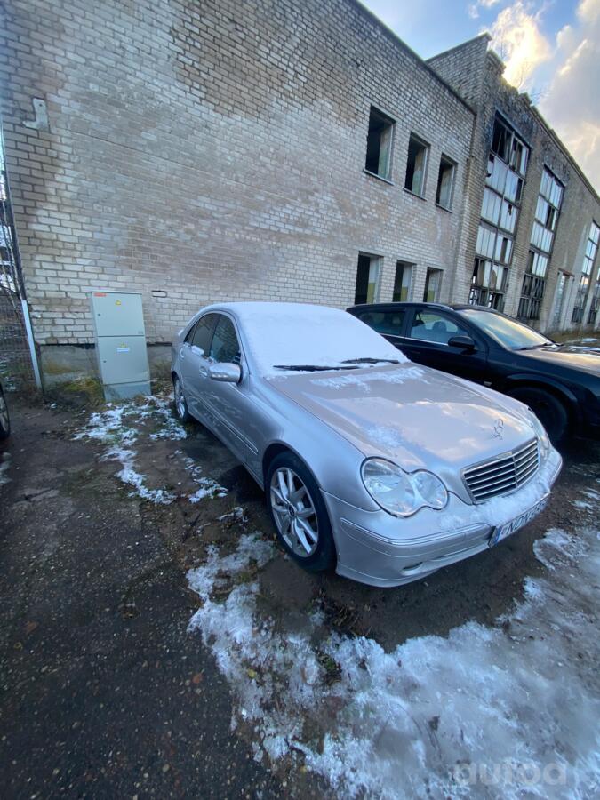 Mercedes-Benz C-Class W203/S203/CL203 Sedan