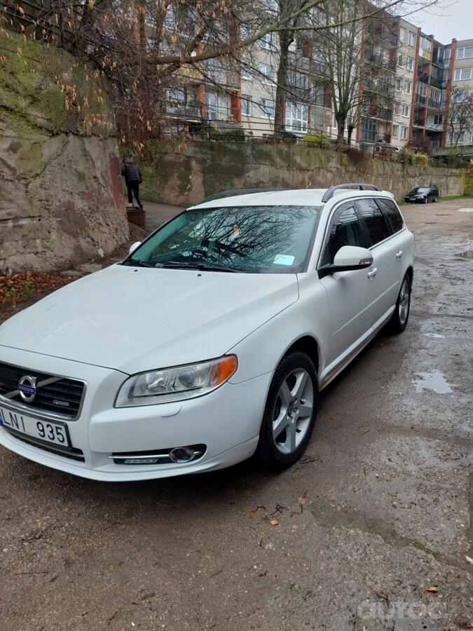Volvo V70 3 generation wagon