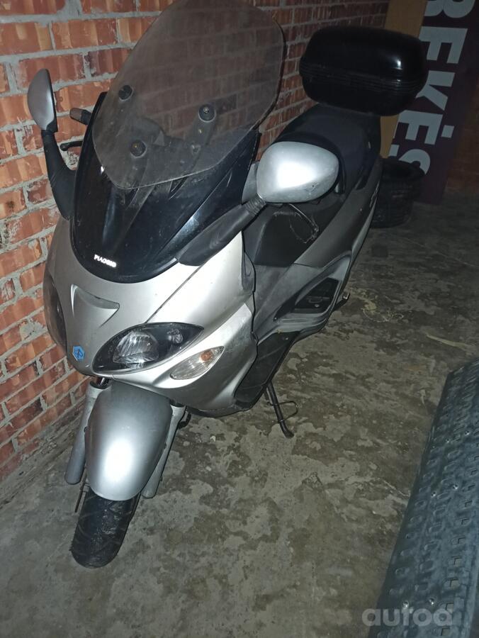 Piaggio X9