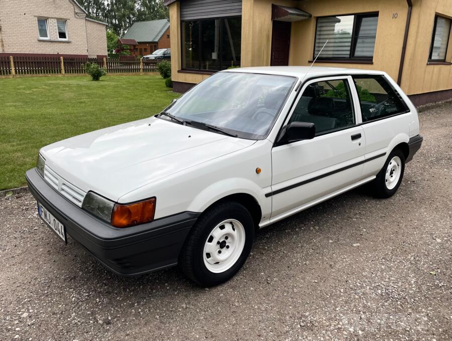 Nissan Sunny B12 Hatchback
