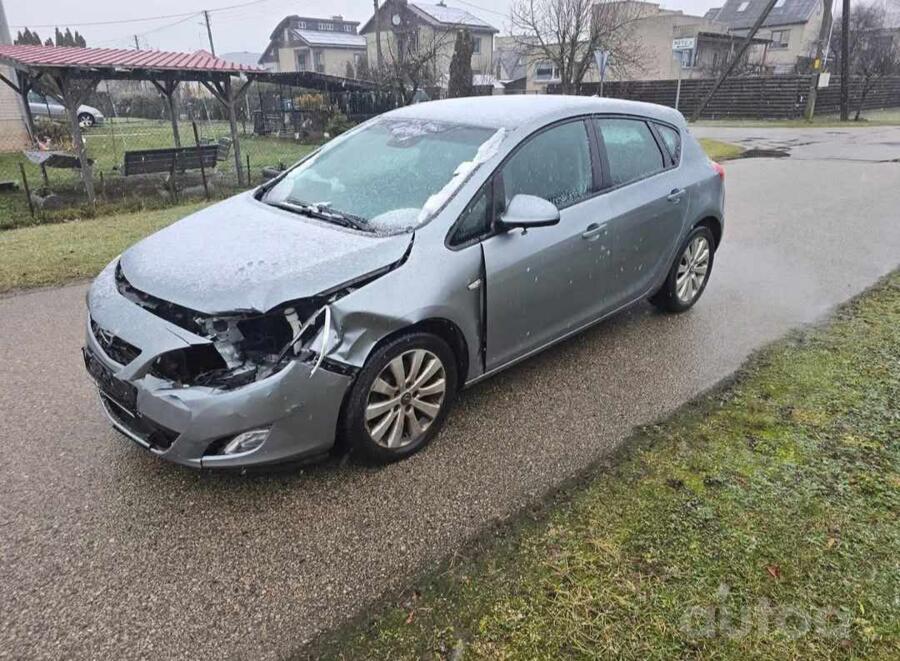 Opel Astra J [restyling] Hatchback 5-doors