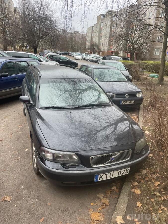 Volvo V70 2 generation wagon