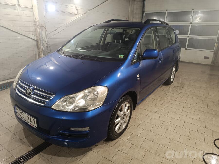 Toyota Avensis Verso 1 generation [restyling] Minivan