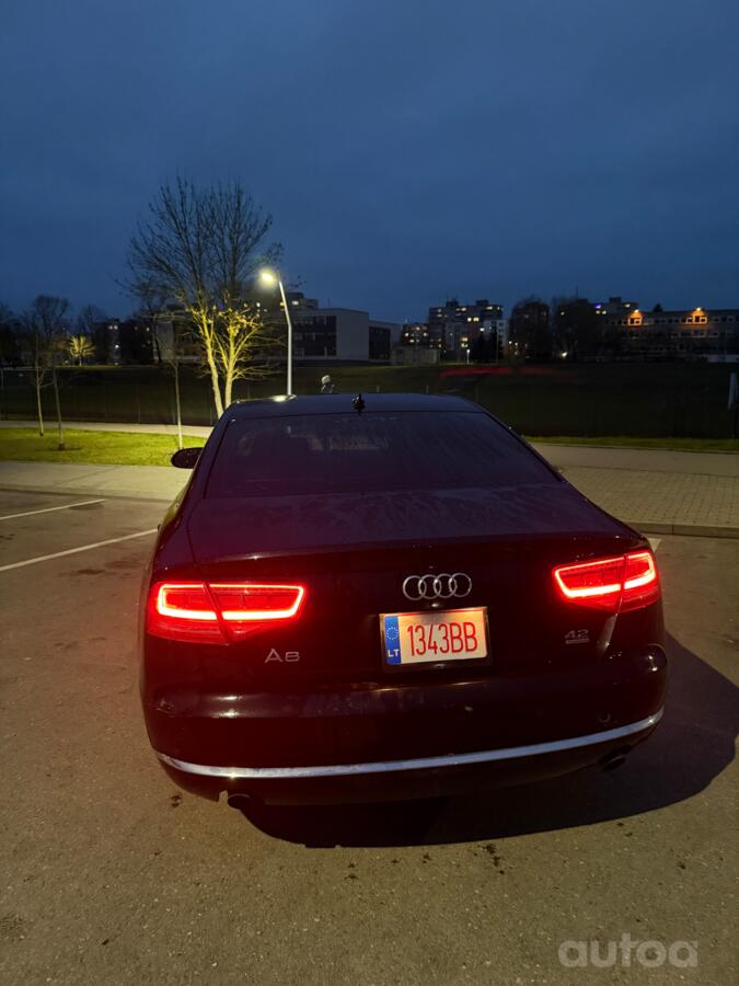 Audi A8 D4/4H Sedan