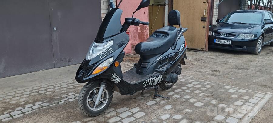 Qingqi VARIANT QM125T-10R