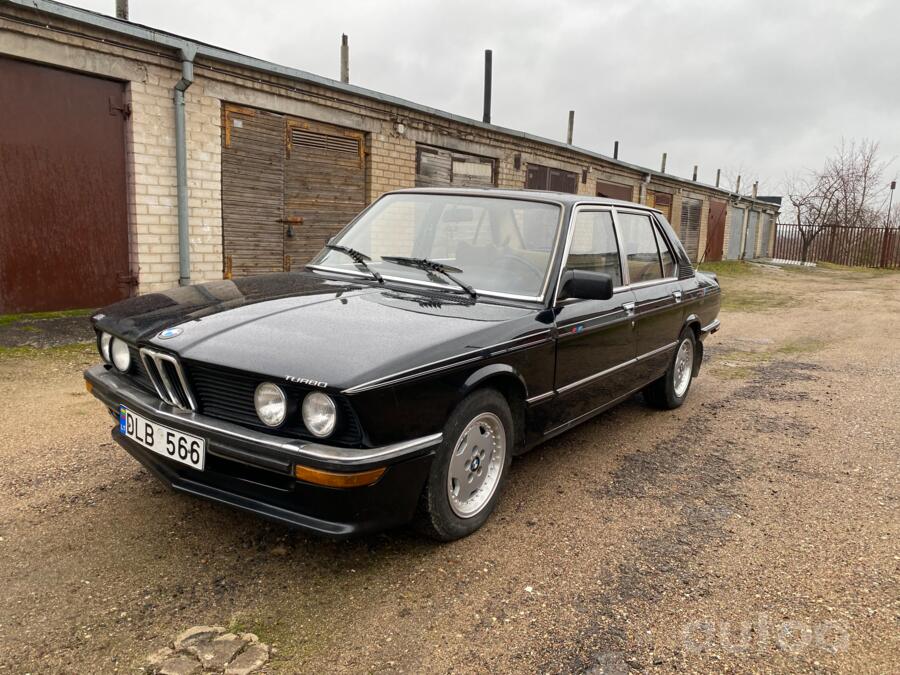 BMW 5 Series E12 [restyling] Sedan