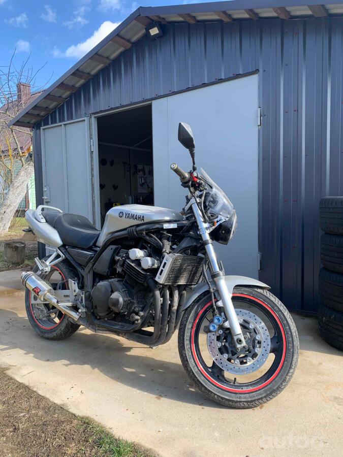 Yamaha FZS 600 Fazer