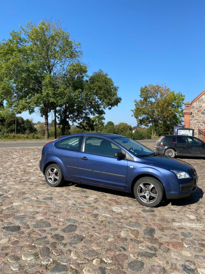 Ford Focus 1 generation [restyling] Hatchback 3-doors