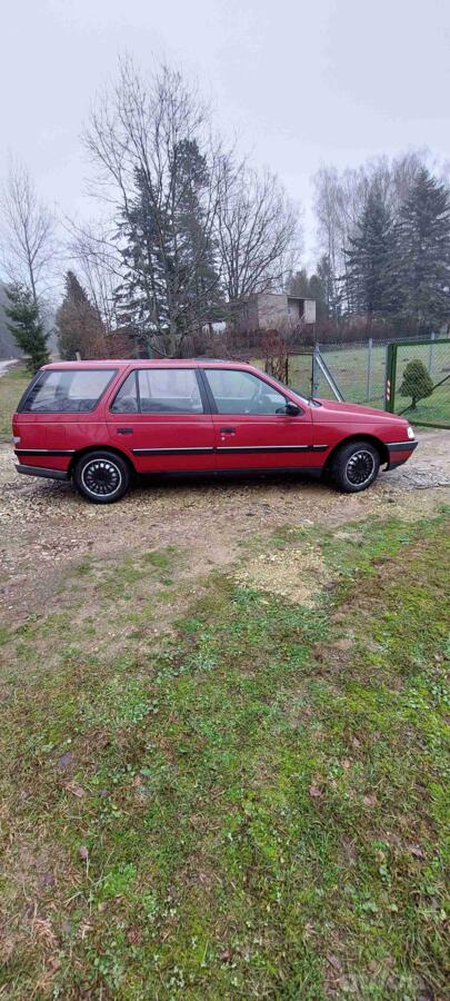 Peugeot 405