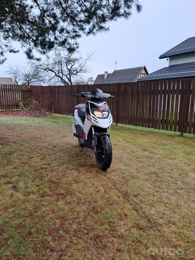 Aprilia SR