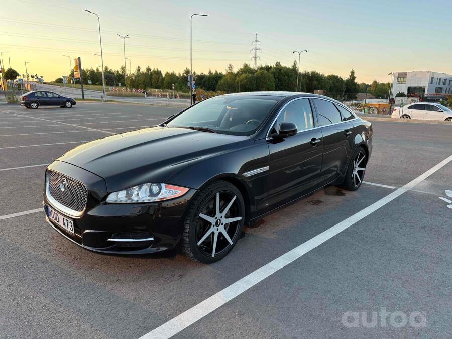 Jaguar XJ