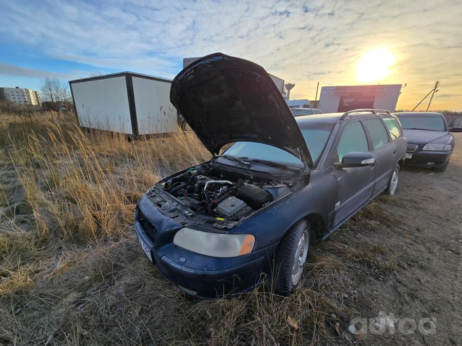 Volvo V70 2 generation [restyling] wagon 5-doors