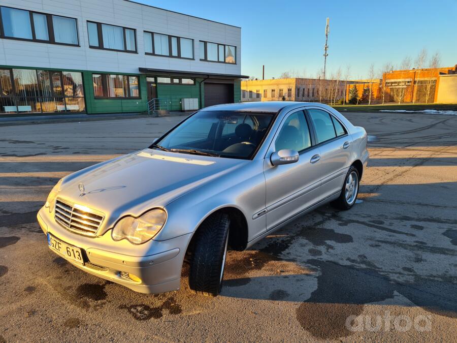Mercedes-Benz C-Class W203/S203/CL203 Sedan
