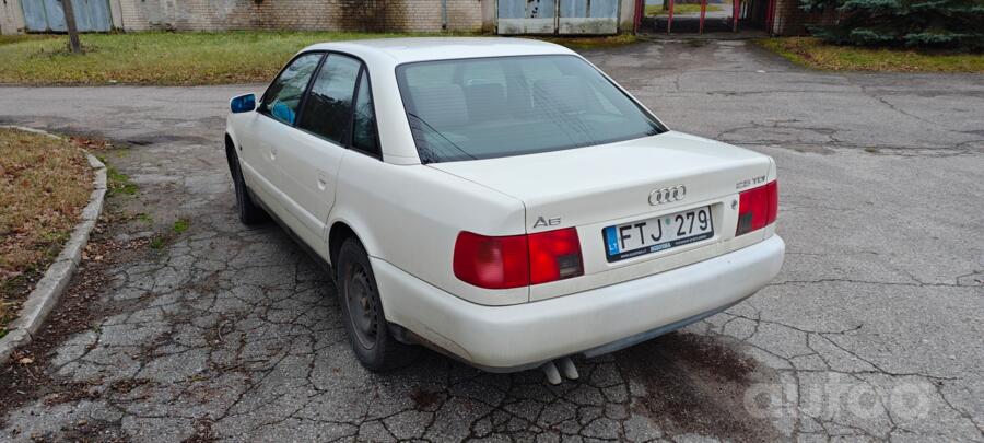 Audi A6 A4/C4 Sedan