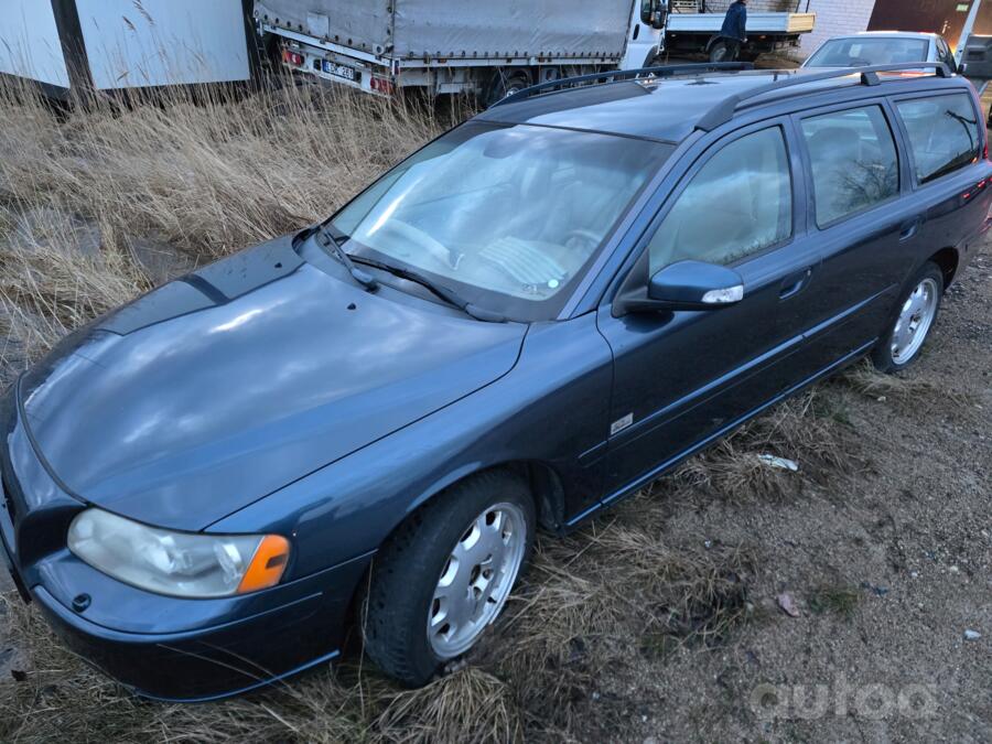 Volvo V70 2 generation [restyling] wagon 5-doors