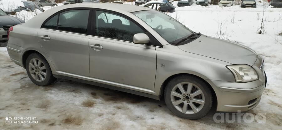 Toyota Avensis 2 generation Sedan
