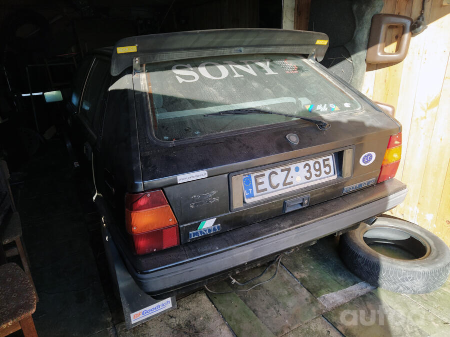 Lancia Delta 1 generation Hatchback