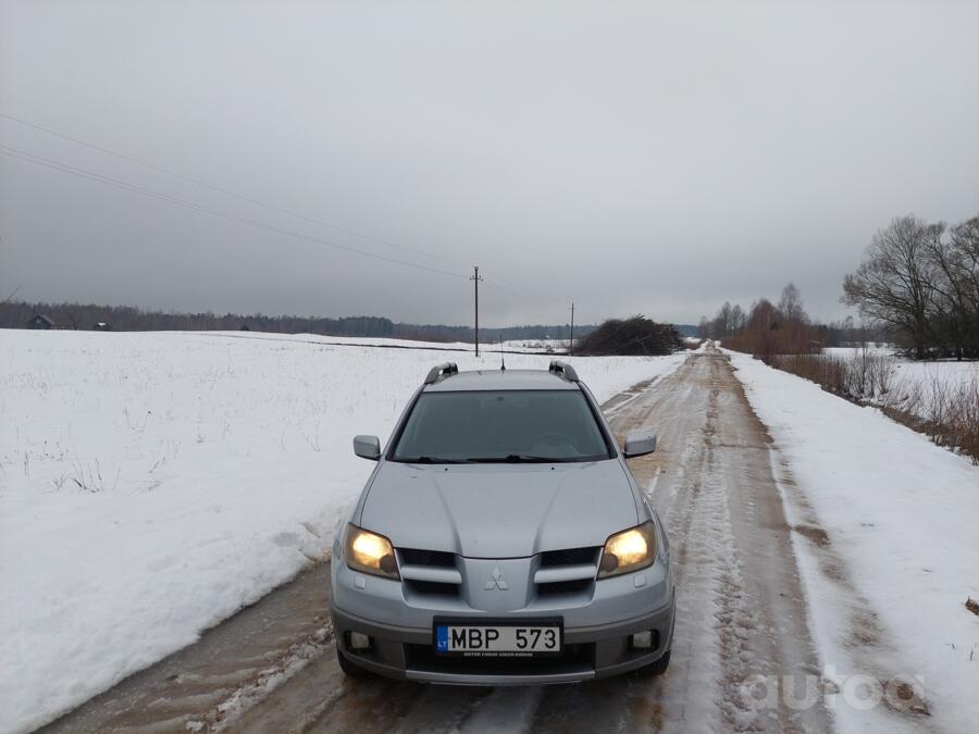 Mitsubishi Outlander 1 generation Crossover