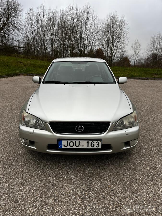 Lexus IS XE10 Sedan
