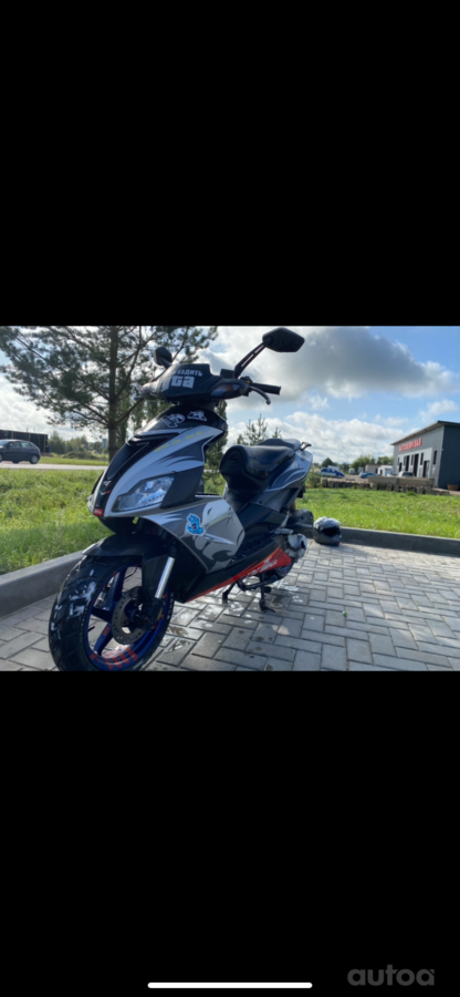 Aprilia SR