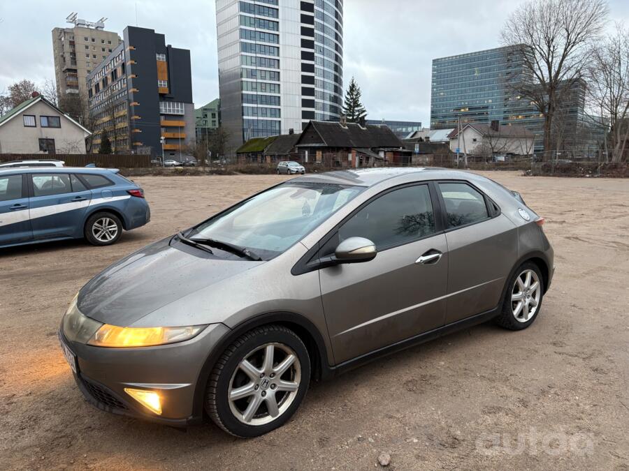 Honda Civic 8 generation Hatchback 5-doors