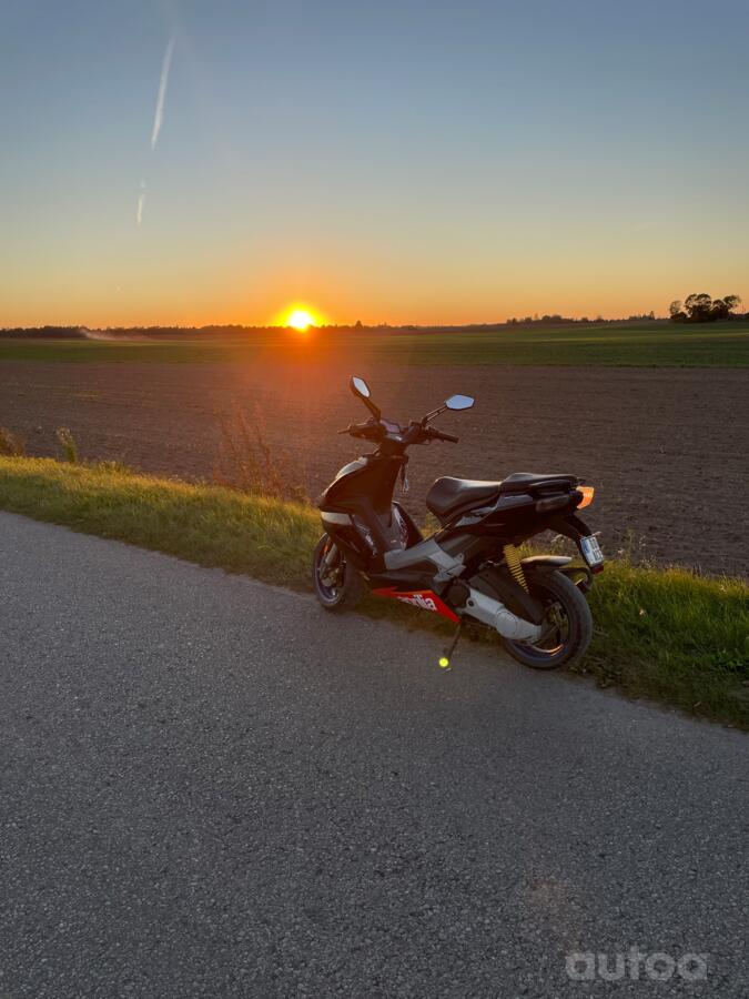 Aprilia SR