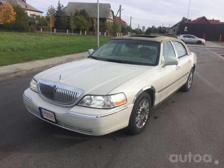 Lincoln Town Car 3 generation [restyling]