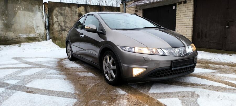 Honda Civic 8 generation Hatchback 5-doors