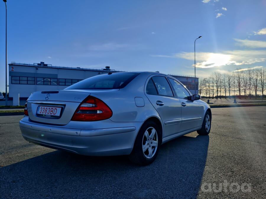Mercedes-Benz E-Class W211 Sedan