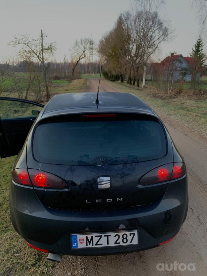 SEAT Leon 2 generation Hatchback 5-doors
