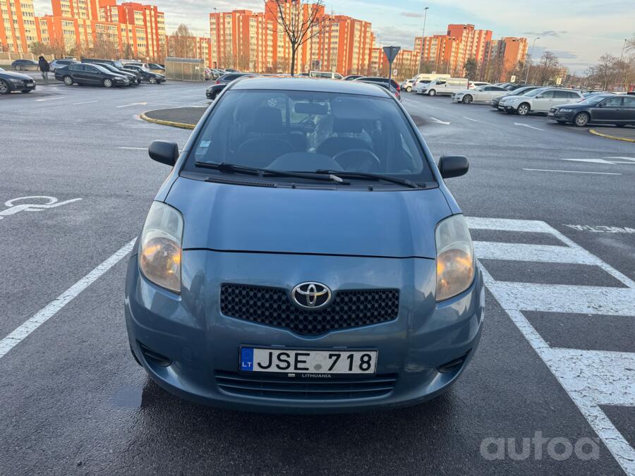 Toyota Yaris 2 generation