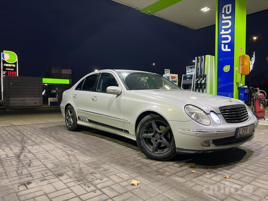 Mercedes-Benz E-Class W211 Sedan