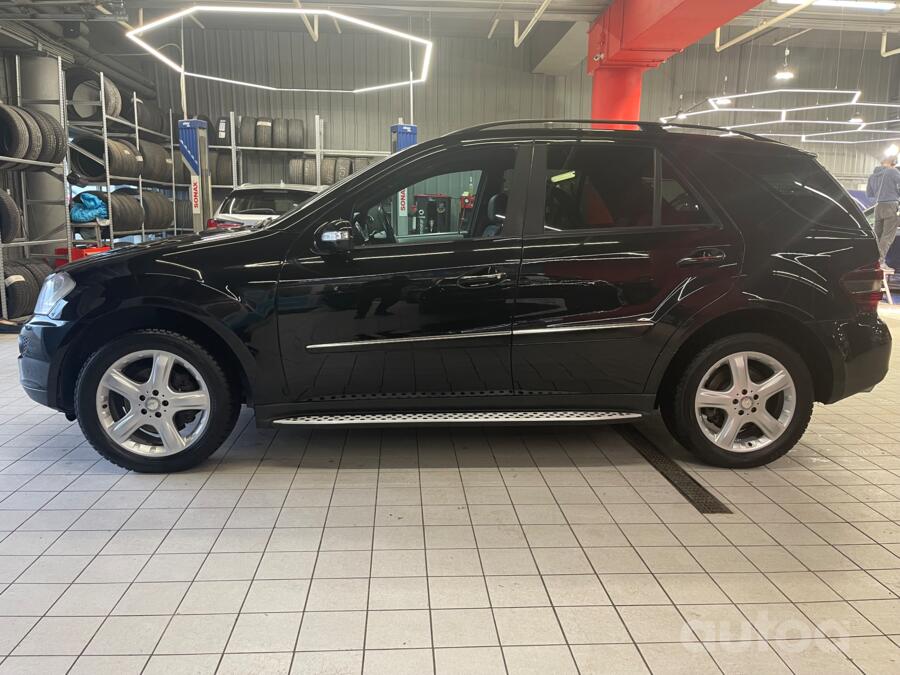 Mercedes-Benz M-Class W164 Crossover 5-doors