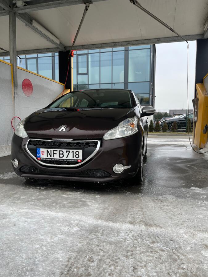 Peugeot 208 1 generation Hatchback 5-doors