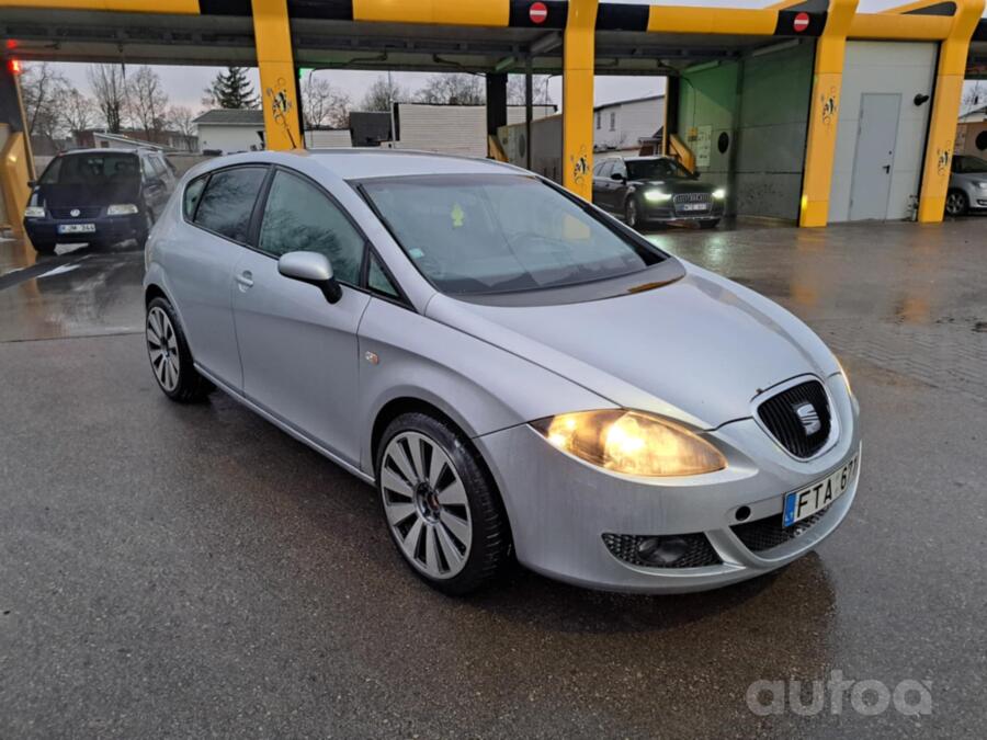 SEAT Leon 2 generation Hatchback 5-doors