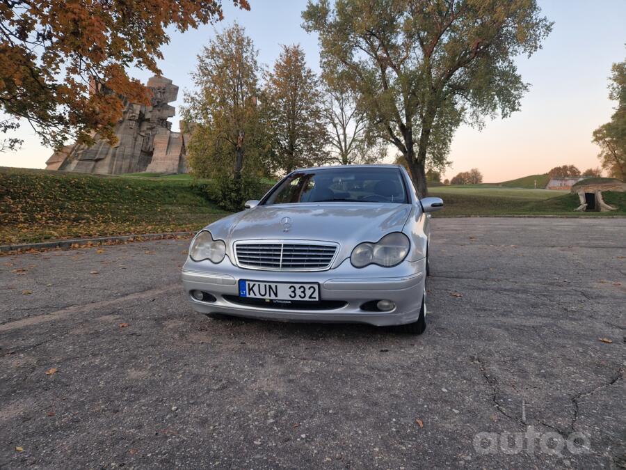 Mercedes-Benz C-Class W203/S203/CL203 Sedan